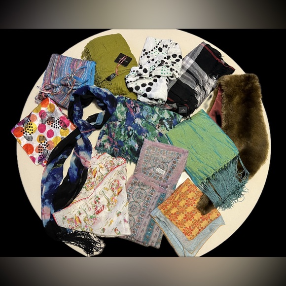1️⃣2️⃣Lot of 12 Random Scarves-Varying Colors/Sizes/Brands/Materials/Conditions - Picture 3 of 17